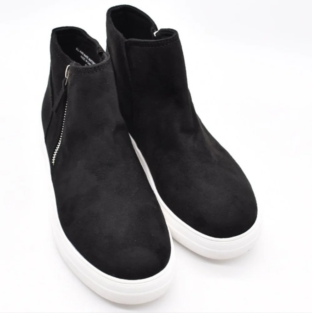 Black Sneaker Wedges Size 10 - Picture 2 of 6